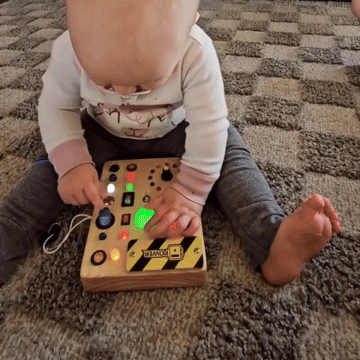 Montessori - Plateau de jeu pour des enfants joyeux et curieux